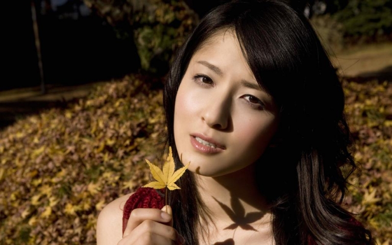日本美女松木里菜高清性感写真