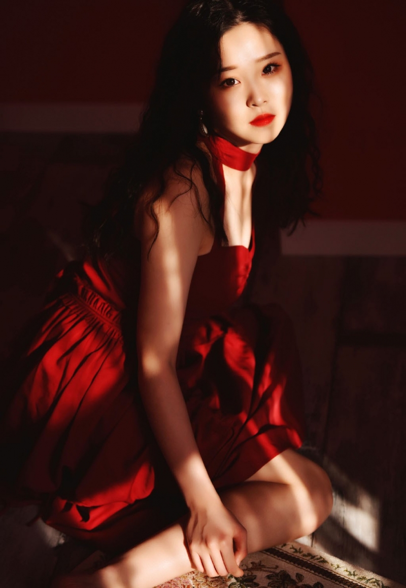 红裙美女傲人上围妖娆妩媚套图