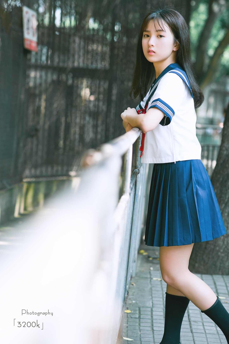 超漂亮的刘海清纯学生美学生制服超短写真